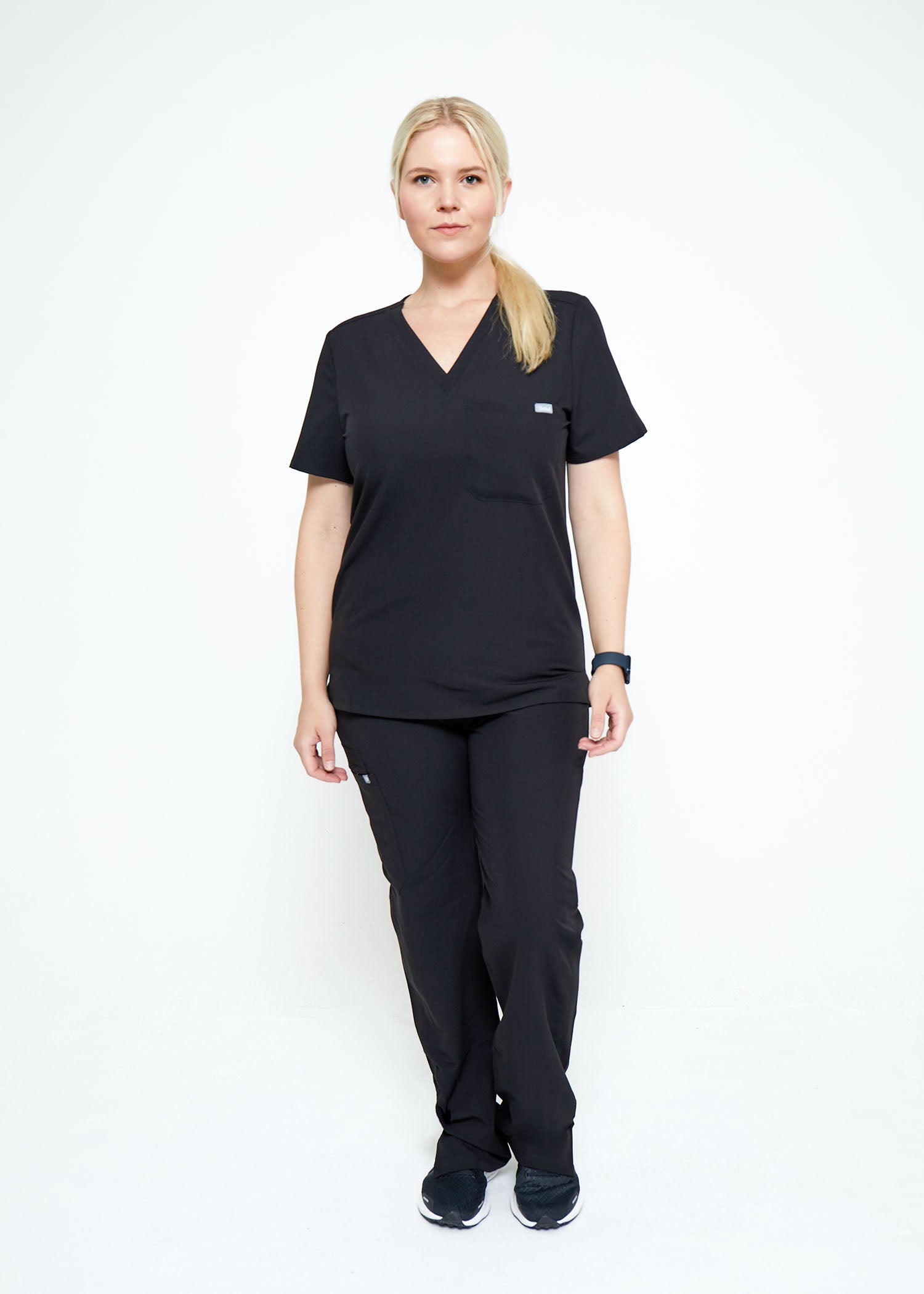 FIGS Catarina Scrub Tops for Women — Classic Fit, 1 Pocket, Four-Way  Stretch, Anti-Wrinkle Women's Medical Scrub Top, Black, XXS : :  Fashion